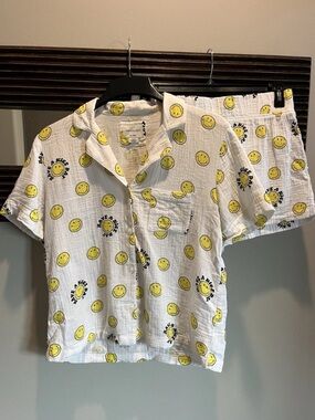 American Eagle Smiley Face Lounge Pajama Set Medium